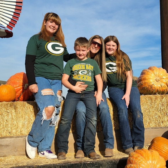 Meet your Posher, Tina - Picture 3 of 3